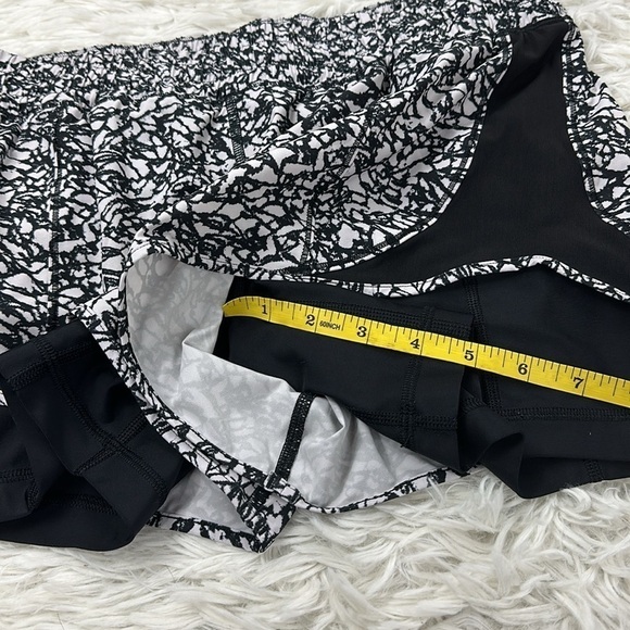 Lululemon Work Out To Water Short Ice Breaker White Black / Black - Picture 3 of 6